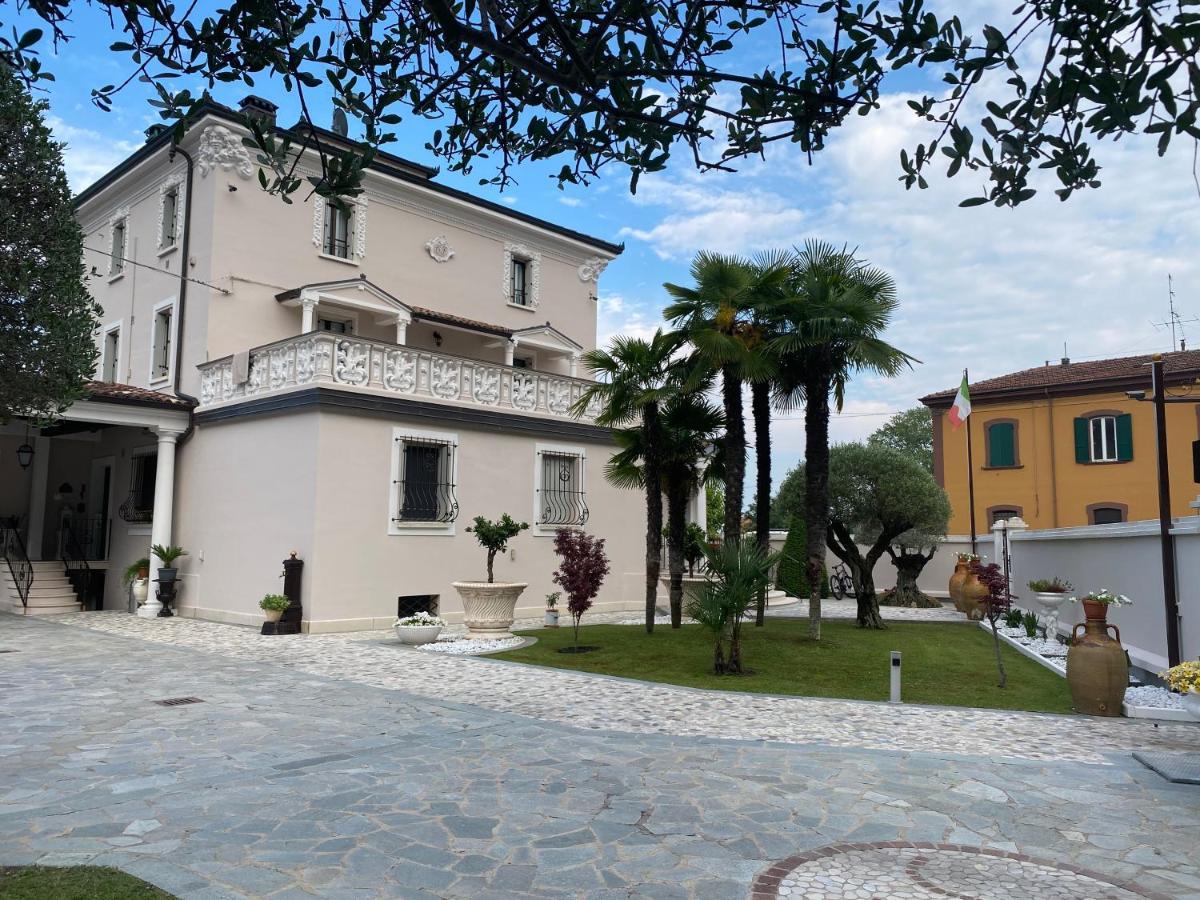 ברשלו B&B Stazione Don Camillo מראה חיצוני תמונה
