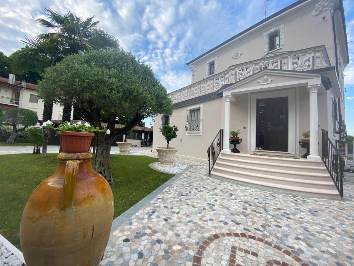 ברשלו B&B Stazione Don Camillo מראה חיצוני תמונה